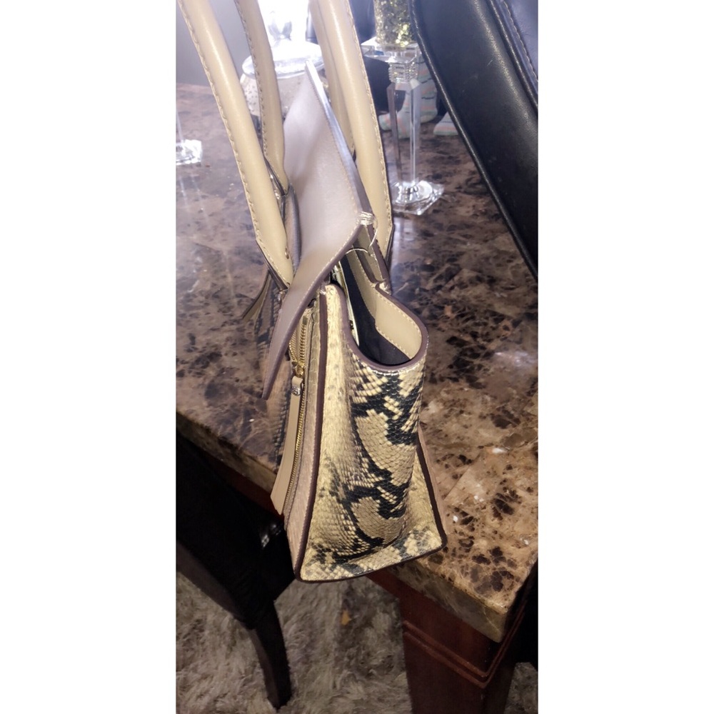 Henri Bendel handbag - Picture 2 of 5
